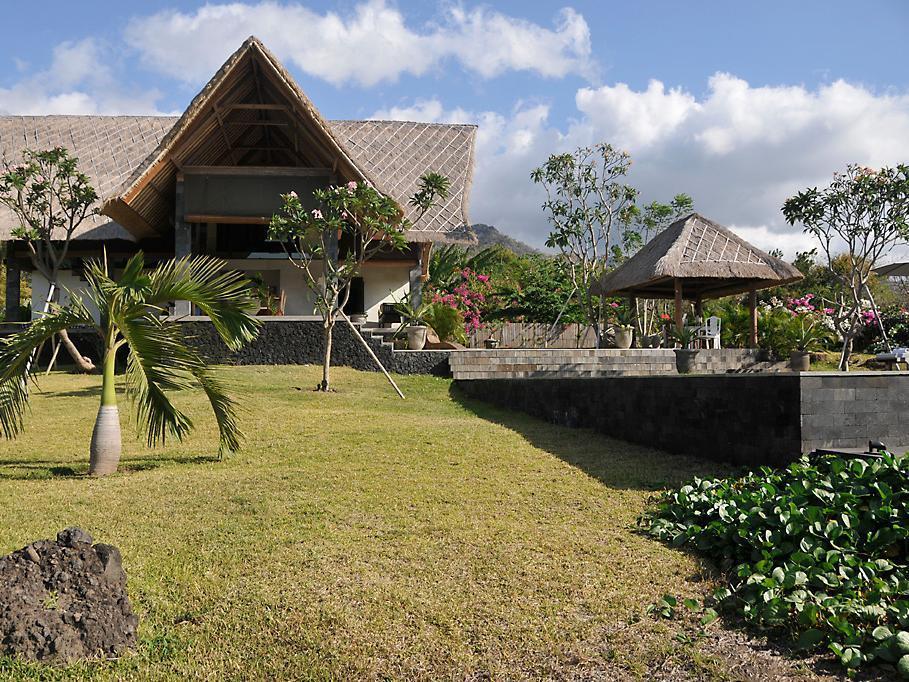 Jeda Villa Modern Stylish Luxury Villaペムテラン エクステリア 写真