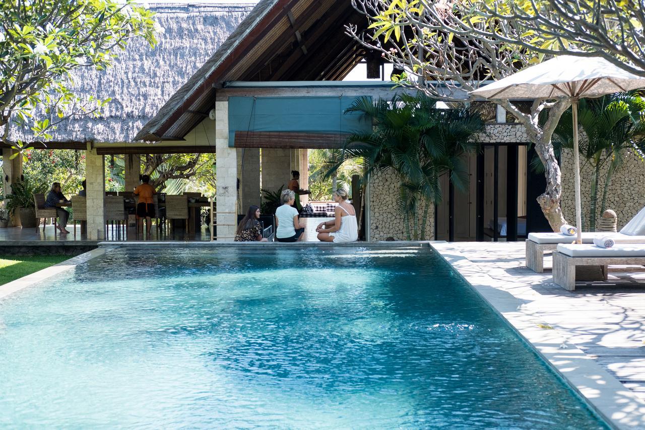 Jeda Villa Modern Stylish Luxury Villaペムテラン エクステリア 写真