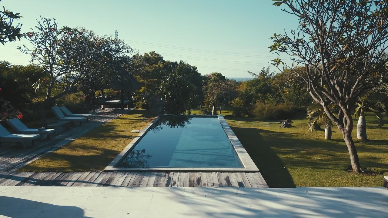 Jeda Villa Modern Stylish Luxury Villaペムテラン エクステリア 写真