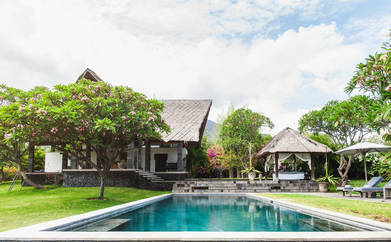 Jeda Villa Modern Stylish Luxury Villaペムテラン エクステリア 写真