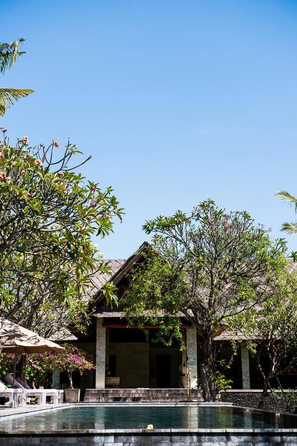 Jeda Villa Modern Stylish Luxury Villaペムテラン エクステリア 写真