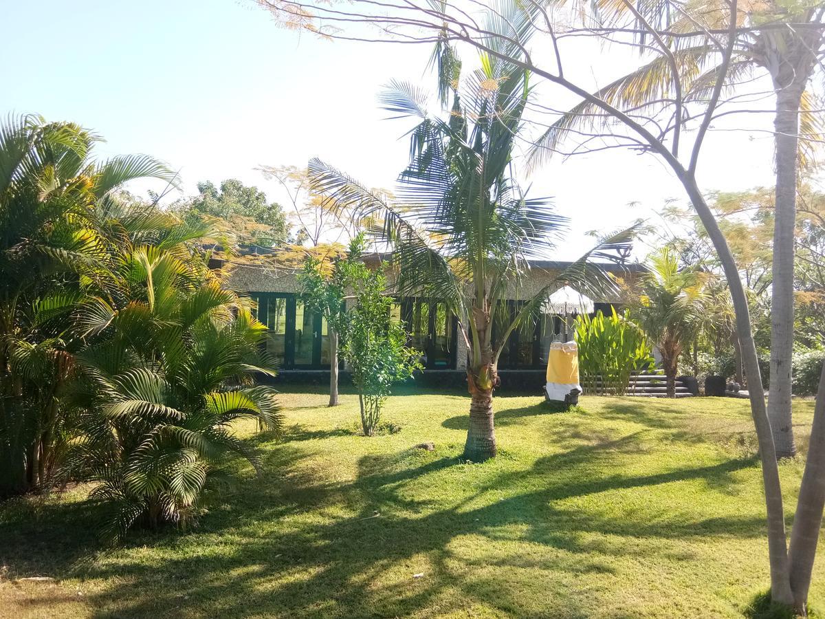 Jeda Villa Modern Stylish Luxury Villaペムテラン エクステリア 写真